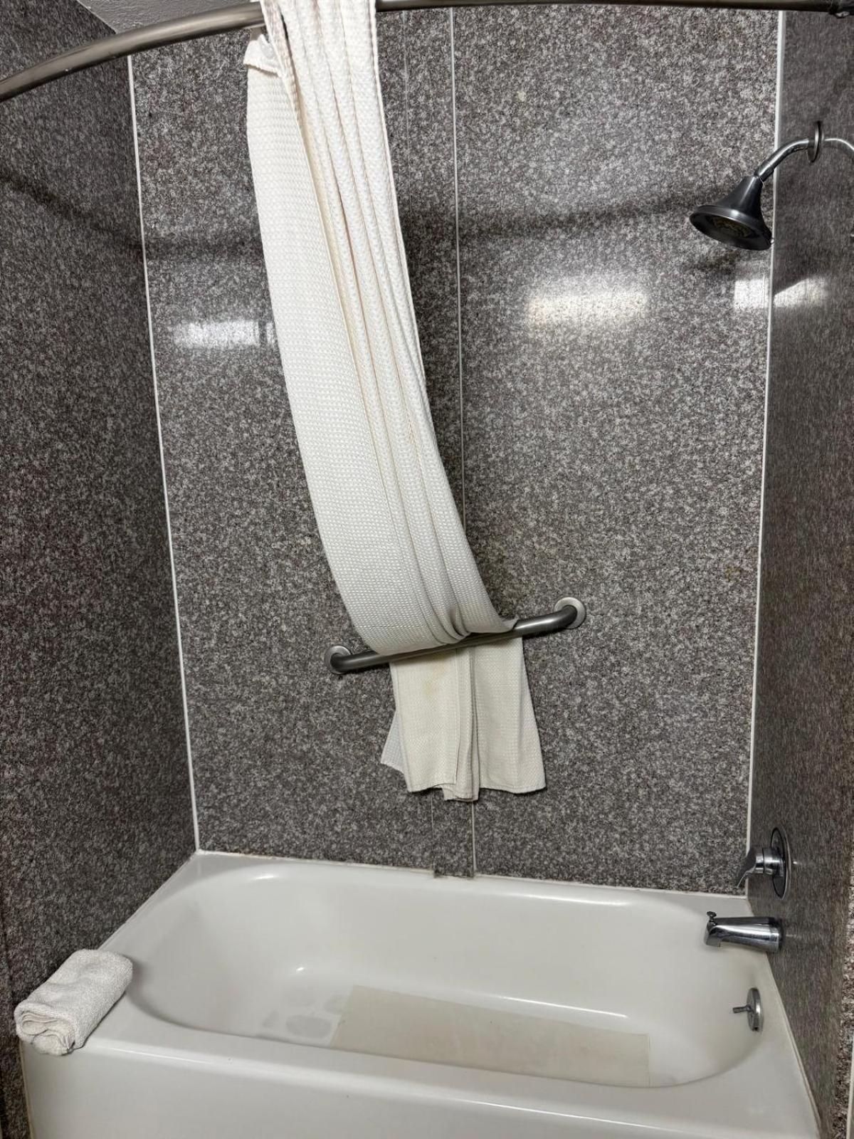 Executive Inn Baker Zewnętrze zdjęcie