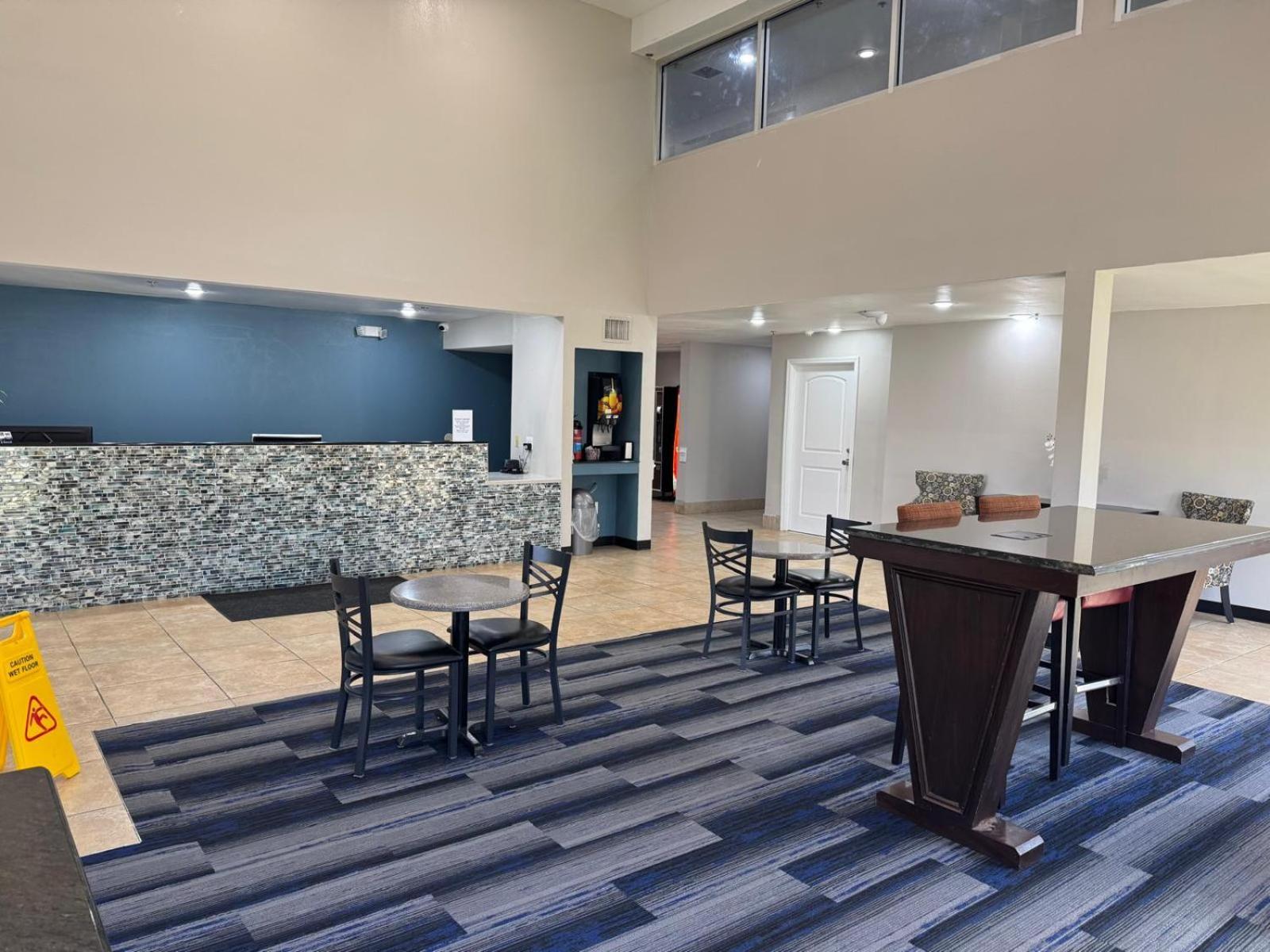 Executive Inn Baker Zewnętrze zdjęcie